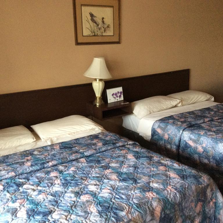 Parkwood Motor Inn Sundre Экстерьер фото