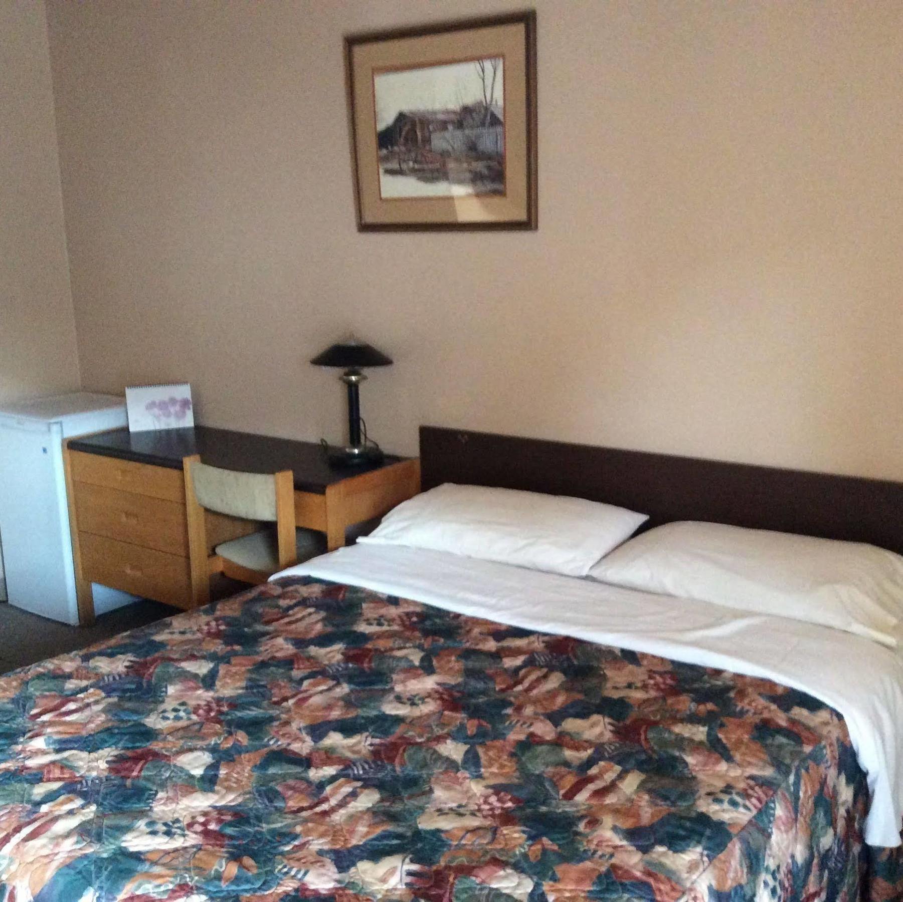Parkwood Motor Inn Sundre Экстерьер фото